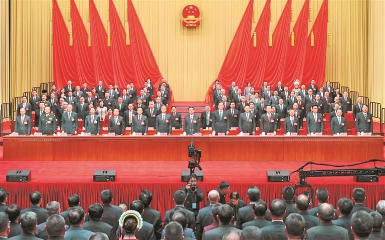 1月23日，贵州省第十四届人民代表大会第三次会议胜利闭幕。 贵州日报天眼新闻记者 林民 摄(头条)
