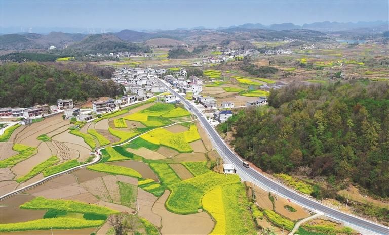 G356大落线新建路段“畅安舒美”