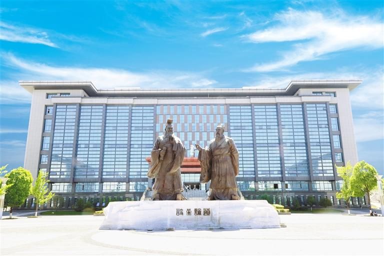 贵州中医药大学校园一角