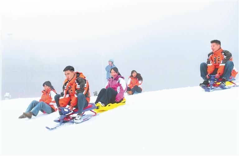 【冬游贵州】冬游贵州 别样风景——滑雪+...