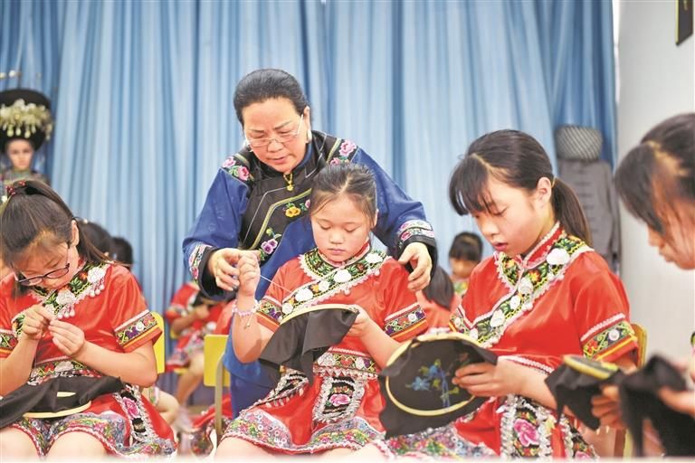 银针为笔 彩线为墨